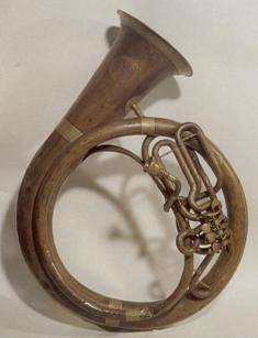 Hlicon ou bugle contrebasse.JPG